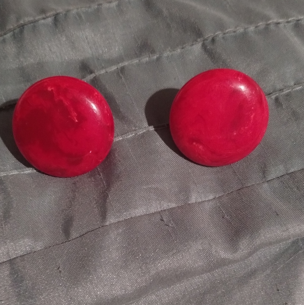 Beautiful vintage red stone clip on earrings - Picture 1 of 7